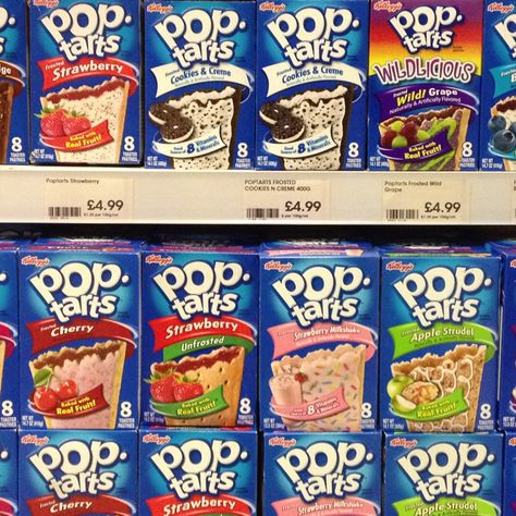 Pop Tarts... An American treat that bring back memories... Pop Tart Flavors Real, Oreo Pop Tarts, Peanut Butter Pop Tarts, Cherry Milkshake, Pop Tart Flavors, Sleepover Snacks, Paper Squishy, American Snacks, Pop Tart