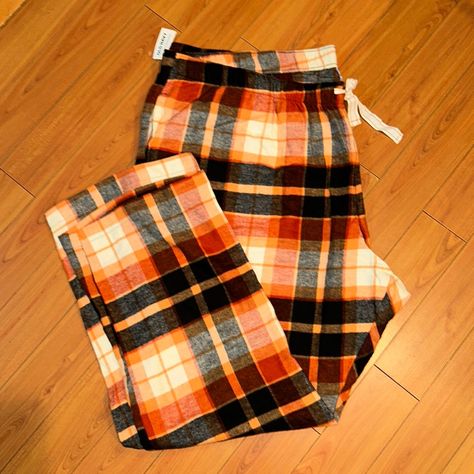 Measurements Show A 4x Laid Flat - Waist-Front Rise- Inseam - Leg Opening- Waist Has A Drawcord And Is Elasticized These Are 100% Cotton Flannel - They Have 2 Slash Pockets At The Hips - They Are Brand New With Tags & In Perfect Condition- Several Pair Available- All In Brand New Condition- Orange Pajama Pants, Matching Fall Pajamas For Couples, Halloween Pjs Pants, Fall Pajama Pants, Fall Pj Pants, Spooky Pjs, Halloween Pj Pants, Fall Pjs, Doggy House