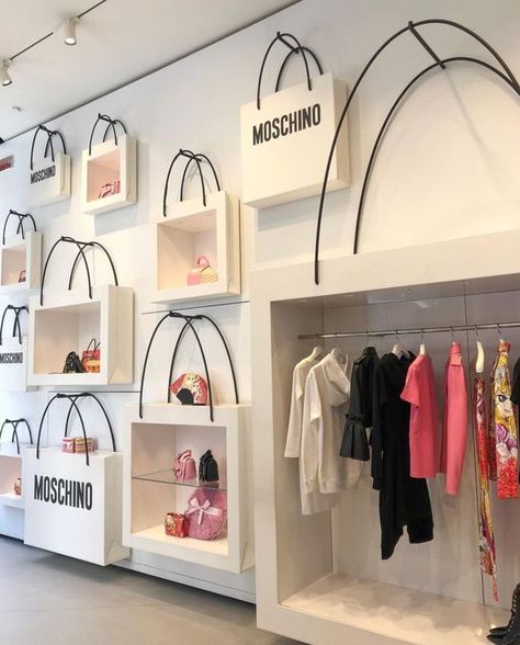 Clothes Store Decoration, Clothing Store Asethic, Mezon Idea Decor, Handbag Store Design, Clothing Shop Decor, Business Boutique Ideas, Interior Design Fashion Store, Interior Design For Boutique Shop, Small Store Design Clothing