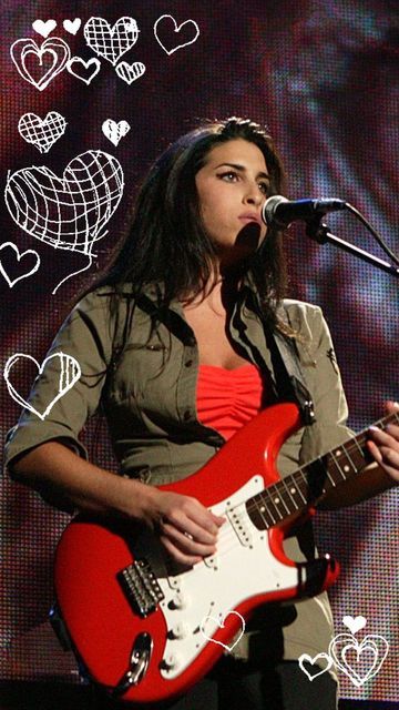 Amy Winehouse on Instagram: "Not only was Amy known for her incredible vocals and songwriting, but she had a profound love for guitars. Her performance of “Take the Box” was a mesmerising fusion of her soulful voice and her connection to the strings of a guitar. Her passion for the instrument added another layer of depth to her music. 🎸💖 “When you have a guitar, it’s not so much like ‘I know I look good’ when you walk out. It’s more that you feel power.” - Amy #frank20" Amy Winehouse Frank, Guitar And Singing, Amy W, Stratocaster Guitar, Female Guitarist, Amy Winehouse, Her Music, Playing Guitar, Women Girl