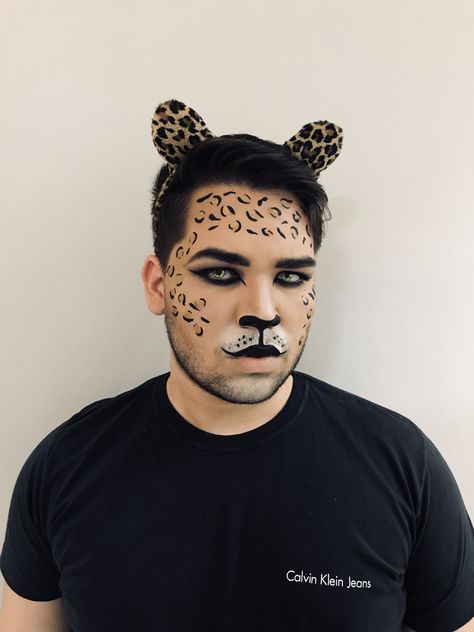 Cat Makeup Halloween Men, Male Cat Costume, Jaguar Makeup Halloween, Jaguar Makeup, Jaguar Costume, Cheetah Face Paint, Leopard Face Paint, Leopard Makeup Halloween, Cheetah Costume