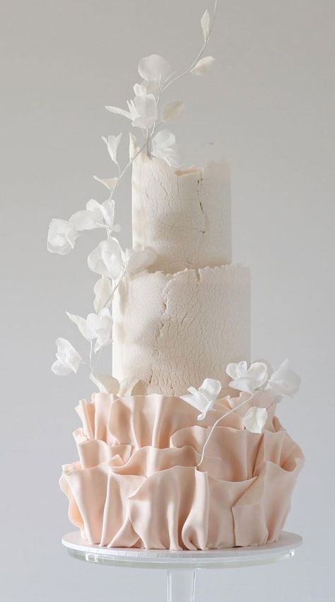 Popular Wedding Cakes, Cake Designs Beautiful, Romantic Wedding Cakes, Textured Wedding Cake, Blush Pink Wedding Cake, Kue Fondant, Textured Wedding Cakes, Blush Wedding Cakes, Ruffle Wedding Cake