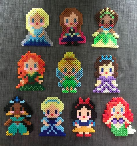 Disney Princess Hama Beads, Disney Princess Perler Beads, Disney Pearler Beads, Iron Beads Disney, Perler Beads Ideas Disney, Disney Perler Beads, Perler Beads Disney, Ironing Beads Ideas, Disney Beads