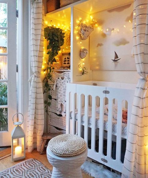 Baby Nook, Nursery Layout, Tiny Nursery, Nursery Nook, Small Baby Room, Small Space Nursery, Baby Corner, Small Nurseries, Nursery Pictures