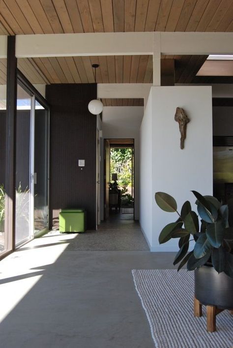 hallway flooring Entryway Tile, Eichler Homes, Timber Ceiling, Wooden Ceiling, Appartement Design, Wood Ceiling, Concrete Floor, Exposed Beams, Wood Ceilings