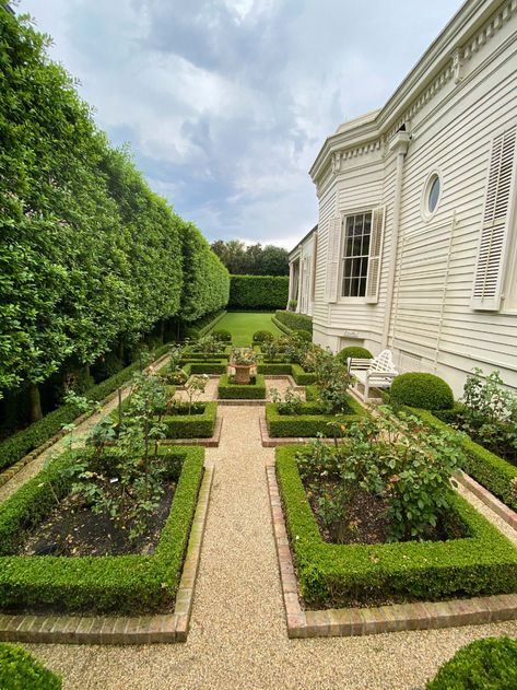 Classic Garden Design, French Garden Design, John Mills, Formal Garden Design, Parterre Garden, Boxwood Garden, Garden Hedges, Tuscan Garden, Victorian Gardens