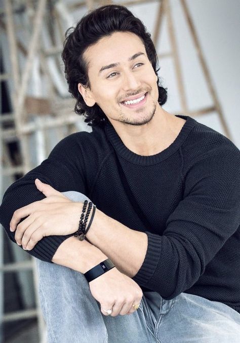 Tiger Shroff Tiger Shroff Body, Tiger Love, Bollywood Pictures, Tiger Shroff, Actors Images, Shah Rukh Khan, Shraddha Kapoor, Cute Actors, Bollywood Actors