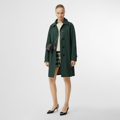 A clean-lined car coat in weatherproof tropical gabardine. Turn up the collar to reveal a flash of our Vintage check. Roman Characters, Burberry Gifts, Burberry Outfit, Trench Coat Style, Fragrances For Women, British Outfits, Best Style, Burberry Jacket, Car Coat