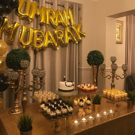 Bespoke Desserts on Instagram: “A look at this Umrah Mubarak dessert table set up🕋✨ #goldandblackballoons#birthdaydesserttable#minidesserts” Essen, Umrah Party Ideas, Hajj Party Ideas, Umrah Mubarak Decorations Ideas, Eid Set Up, Umrah Decoration Ideas, Hajj Mubarak Decoration Ideas, Eid Table Setting Ideas, Umrah Mubarak Gift Ideas