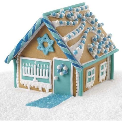 Diy Hanukkah, Hanukkah Decorations Diy, Hanukkah Diy, Traditional Gingerbread, Gingerbread House Ideas, Hanukkah Decor, Gingerbread House Parties, Hanukkah Crafts, Jewish Crafts