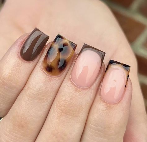 Short Nails Ideas Fall Winter, Short Square October Nails, Square Nail Designs Autumn, Fall Nails Shorties, Fall Nail Inspo Short Simple, Cute Short Square Nails Winter, Short Square Croc Nails, Fall Mani And Pedi Combos, Short Autumn Nails Square