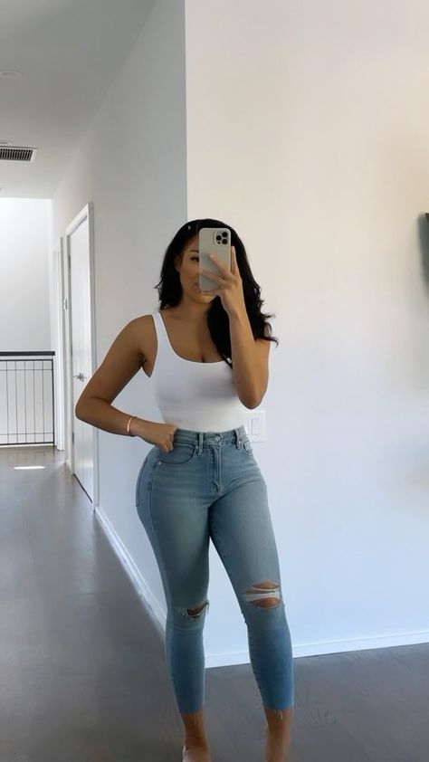 Allyiahsface Outfits, Summer Jeans Outfit Casual Classy, Baddie Corset Outfit With Jeans, Deniem Outfit Black Women, Summer/fall Outfits, Classy Skirts, Summer Attire, Trendy Fashion Outfits, Classy Casual Outfits