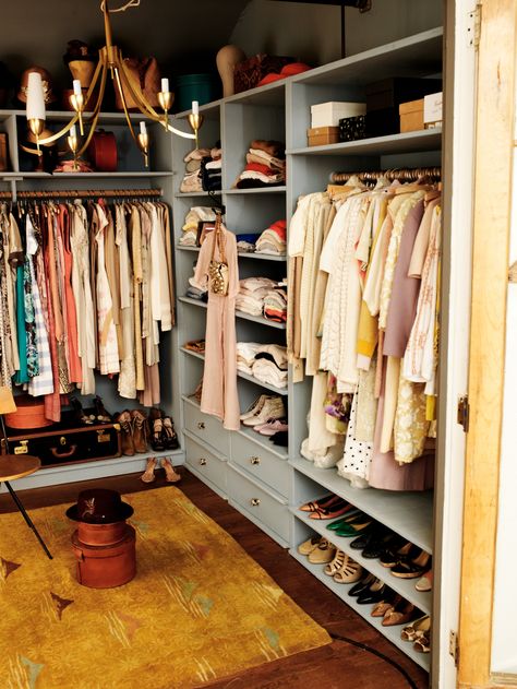 And one more for good measure. This closet is just too pretty! Vintage Closet Organization, Chic Closet Ideas, Female Closet Organization, Vintage Walking Closet, Funky Closet Ideas, Cozy Closet Ideas, Closet Bedroom Conversion, Small Walk In Closet Aesthetic, Dressing Room Ideas Walk In Wardrobe