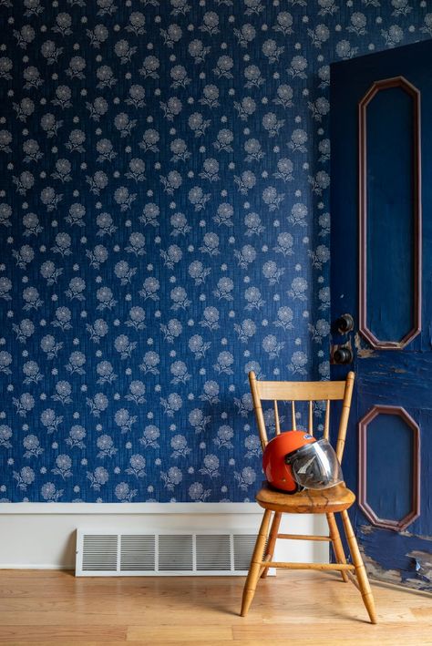 Designer Max Humphrey Launched New Rental-Friendly Wallpaper with Chasing Paper | Apartment Therapy Eleven Wallpaper, Max Humphrey, Chasing Paper Wallpaper, Modern Americana, Chasing Paper, Americana Style, Americana Fashion, Paper Wallpaper, Wallpaper Designs