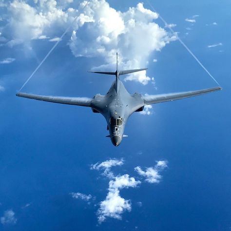 A U.S. 🇺🇸 Air Force B-1B Lancer zooms over the South Pacific during Exercise Black Dagger. Royal Australian 🇦🇺 Air Force Joint Terminal… Firefighter Images, Air Force Planes, Australian Air Force, Strategic Air Command, Us Military Aircraft, Royal Australian Air Force, Military Wallpaper, Airplane Photography, Airplane Fighter