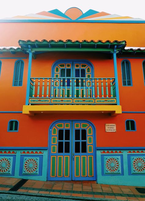 Guatape, Colombia #vsco #colombia #travel #guatape | oatflatwhite | VSCO Shutters, Colombia Houses, Colombian House, Colombia Aesthetic, Wizard Of Oz Musical, Spanish Classroom Decor, Colombia Travel, Spanish Classroom, Paint Schemes