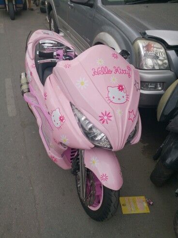 Hello Kitty Bike, Pink Motorcycle, Kitty Aesthetic, Hello Kitty Car, Bike Aesthetic, Bangkok City, Biker Aesthetic, Motorcycle Aesthetic, Pretty Bike