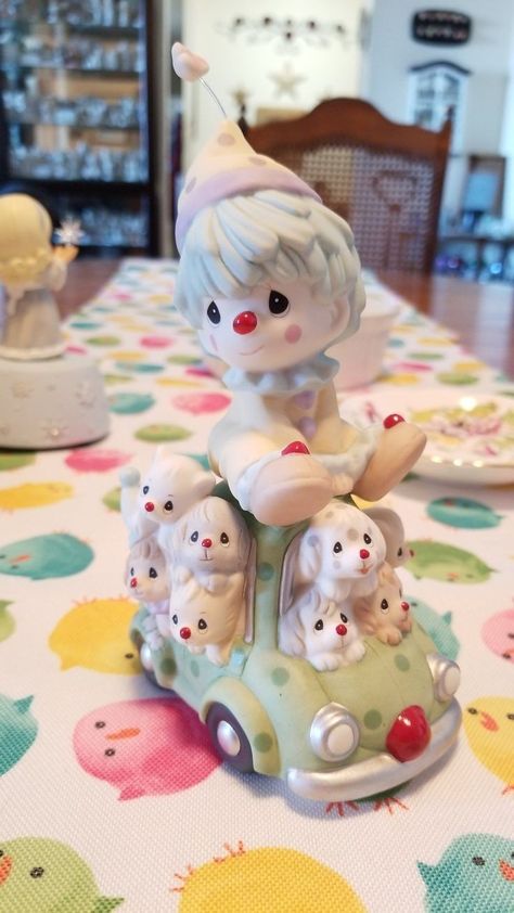 Clown Dolls, Clown Stuff, Clown Pics, Clown Core, Precious Moments Dolls, Loads Of Love, Cute Clown, Clown Faces, Clowning Around