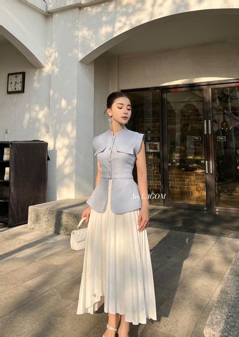 Office Elegant Outfit, Elegant Outfit Modest, Korean Fashion Dress Classy Women, Classy Outfits Summer Chic, Korean Outfits Formal, Corp Core Fashion, Elegant Korean Outfit, Korean Elegant Outfit, Elegant Classy Aesthetic