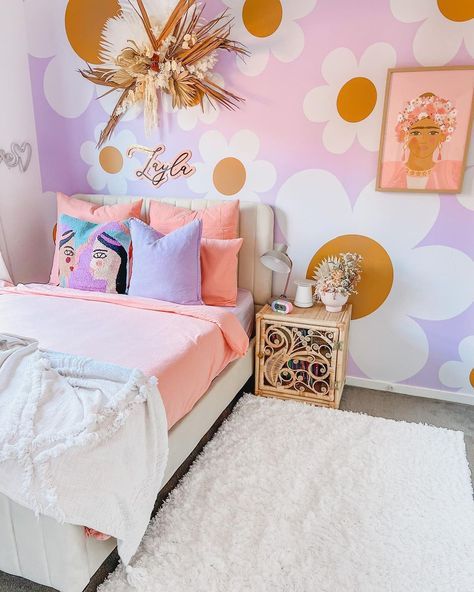 Cute Little Room Ideas Girls Bedroom, Room Ideas For Kids Girls Easy, Bright Colored Bedroom Ideas, Bright Toddler Girl Room, Toddler Girl Room Paint Ideas, Girls Colorful Bedroom Ideas, Funky Girls Bedroom, Girly Room Ideas For Kids, Girly Toddler Room