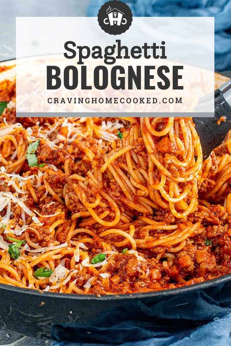 Enjoy my rich and flavorful Spaghetti Bolognese, perfect for family dinners and easy to make! #SpaghettiBolognese #PastaRecipes #ItalianFood #FamilyDinner #EasyRecipes Spagetti Bolognese Resep, Family Dinners Easy, Pork And Veggies, Bolognese Spaghetti, Beef Bolognese, Spaghetti Bolognese Recipe, Delicious Spaghetti, Bolognese Sauce Recipe, Dinners Easy