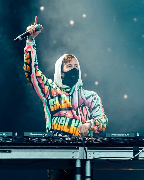 Edm Aesthetic, Walker Join, Dj Marshmello, Why I Love Him, Tour Around The World, Alan Walker, Electronic Dance Music, Dj Music, Technology Trends