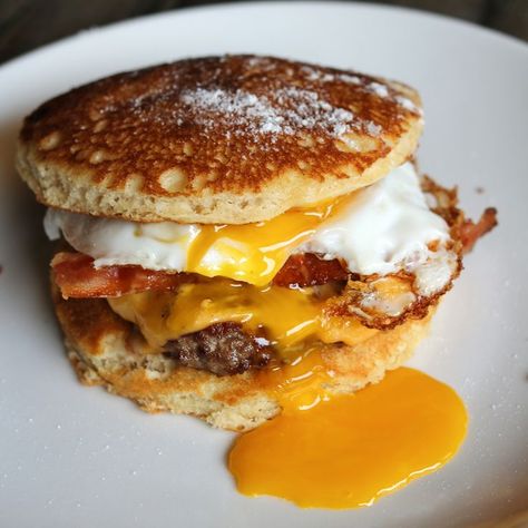 Yes, everything can be a breakfast sandwich. Gnocchi, Breakfast Burger, What's For Breakfast, Think Food, Breakfast Brunch Recipes, Breakfast Sandwich, Breakfast Dishes, Best Breakfast, Burritos