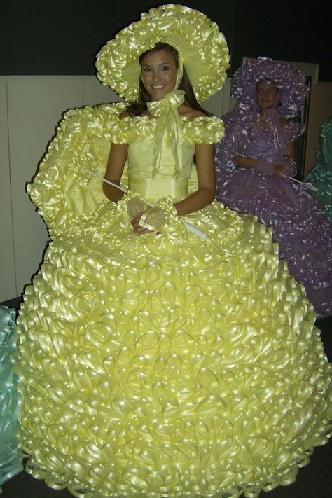 Azalea Maid dress 15 Year Dresses, Ugly Dresses Funny, Funny Prom Dresses, 15 Años Dress, Ugly Quinceanera Dresses, Terrible Outfits, Princess Dresses Prom, Yellow Quinceanera Dress, Ugly Dress