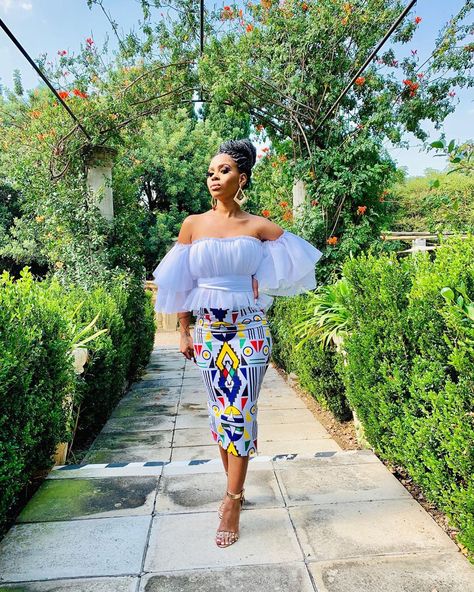 Ndebele Print Outfits, Ndebele Traditional Attire, Style Collab, Yakoema Fashion, South African Traditional Dresses, African Traditional Wear, Pretty Little Dress, Shweshwe Dresses, Traditional African Clothing