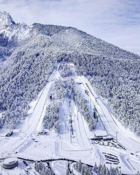 Planica is most famous for the biggest ski flying in the world. Don't miss the FIS World Jumping World Cup Finals this March! Ski Jump, Slovenia Travel, Ski Jumping, Lake Bled, Hiking Destinations, World Cup Final, Winter Activities, Winter Landscape, Ski Resort