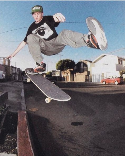 r. One Foot👏🏽🐐 @ed.templeton #skatevideosaturdays #stylematters #thankyouforeskateboardin Skater Poses, Ed Templeton, Skate Photography, Skateboard Photos, Skateboard Pictures, Old School Skateboards, Skate Photos, Jason Lee, 90s Skate