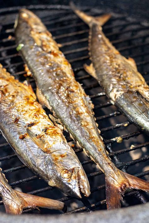 Whole Grilled Spanish Mackerel {20 Minute Recipe} - Kitchen Laughter Spanish Mackerel Recipe Grilled, Cheese Pasta Dishes, Smoked Trout Dip, Cauliflower Purée, Switchel Recipe, Grilled Mackerel, Bbq Fish, Grilled Carrots, Mackerel Recipes