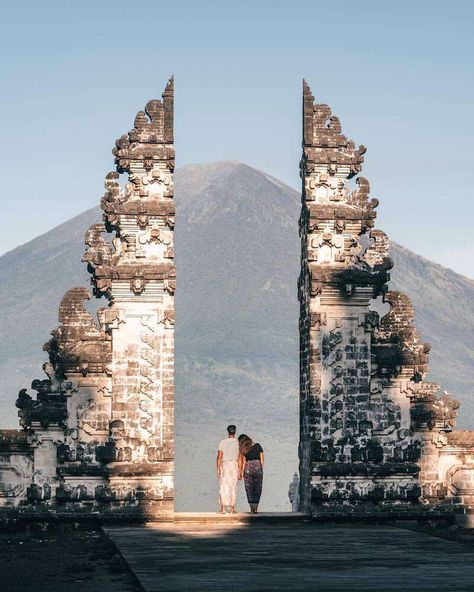 Lempuyang Temple Bali, The Gates Of Heaven, Bali Travel Photography, Gates Of Heaven, Temple Bali, Bali Honeymoon, Travel Pose, Bali Vacation, Honeymoon Photos