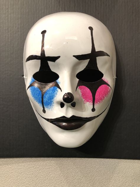 White Mask Painting Ideas, Personality Masks Psychology Project, Character Mask Ideas, Full Face Mask Design Art Aesthetic, Plaster Face Mask Art Ideas, Halloween Mask Painting, Masks Design Ideas, Clown Mask Ideas, Halloween Mask Painting Ideas