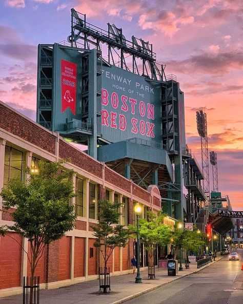 Boston Aesthetic, Fenway Park Boston, Mlb Stadiums, Massachusetts Travel, Baseball Park, Living In Boston, Boston University, Fenway Park, Boston Sports