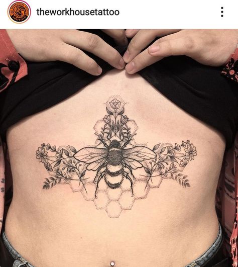 Sternum Bee Tattoo, Nature Chest Tattoo Female, Sternum Stomach Tattoo Women, Bee Tattoo Sternum, Bee Sternum Tattoo Women, Kakau Tattoos, Bee Underboob Tattoo, Animal Sternum Tattoo, Belly Tattoos For Women Stomach