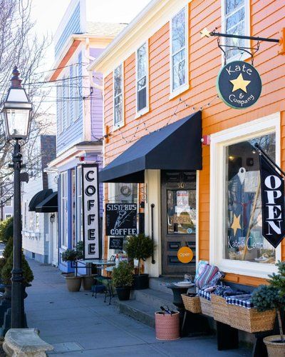 Rhode Island Aesthetic, Things To Do In Bristol, Rhode Island Vacation, Bristol Rhode Island, Rhode Island Travel, New England Road Trip, Providence Rhode Island, Land And Sea, Block Island