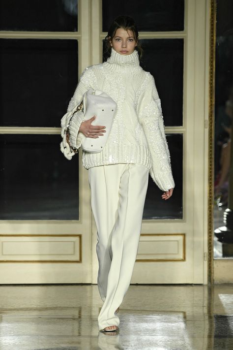 Ermanno Scervino Ready To Wear Fall Winter 2022 – DOOR11 Ready To Wear Fashion Show, Milan Fashion Week Runway, Ready To Wear Fashion, Show Collection, Fashion Trends Winter, Ermanno Scervino, Fashion Week Runway, Winter 2022, Fashion Show Collection