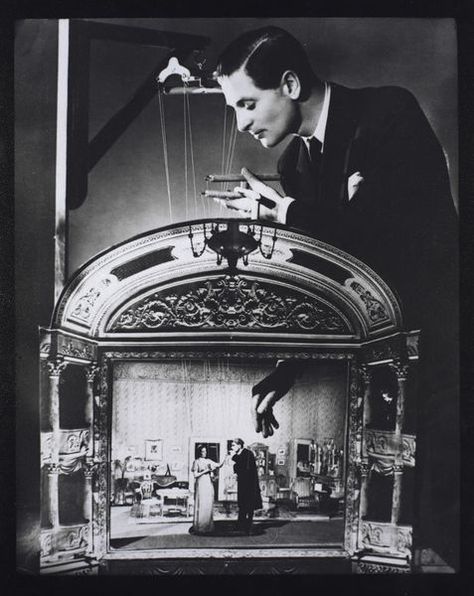 Binkie pulls the strings, 1947 photo Angus McBean (1904-1990) Angus Mcbean, Hugh Beaumont, Watermark Pictures, Surreal Photos, Image Paper, San Francisco Museums, Gelatin Silver Print, Art Institute Of Chicago, Vintage Portraits