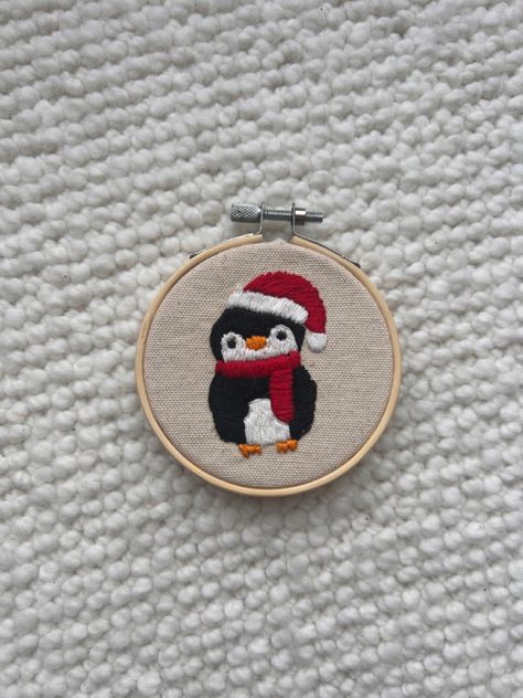 Diy hand embroidered christmas ornament penguin pattern Sock Embroidery Ideas, Easy Christmas Embroidery Ideas, Diy Penguin Ornament, Embroidered Penguin, Christmas Embroidery Ideas, Penguin Embroidery, Embroidered Christmas Ornaments, Penguin Christmas Ornaments, Embroidery Ornaments