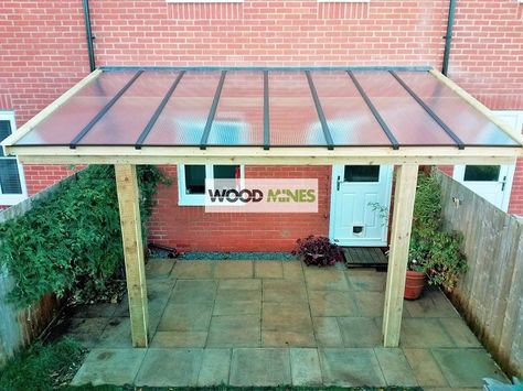 Lean To Structure with polycarbonate roof sheets Diy Garden Canopy, Gazebo Clear Roof, Hot Tub Lean To, Garden Lean To, Diy Garden Shelter, Patio Lean To Roof, Wooden Canopy Outdoor, Hot Tub Roof, Clear Roof Panels