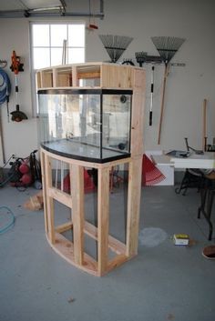 46 gallon bowfront custom stand Diy Fish Stand, Custom Aquarium Stand, Bowfront Aquarium Ideas, Fish Tank Stand Ideas Diy, Fish Tank Stand Ideas, Aquarium Stand Diy, Aquarium Stand Ideas, Bow Front Aquarium, Diy Aquarium Stand