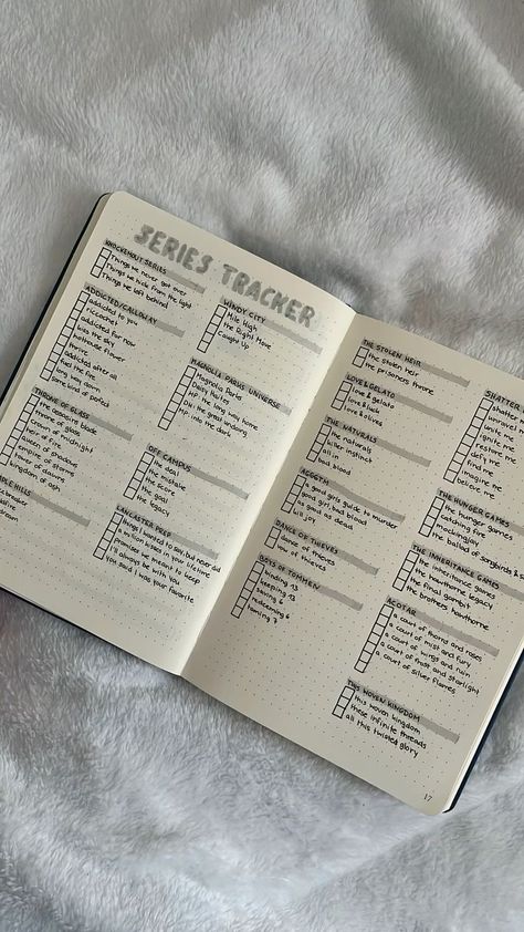 Reading Journal Book Series Tracker, Series Tracker Book Journal, Book Journal Stats, Bujo Series Tracker, Book Series Tracker Bullet Journal, Digital Book Journal Ideas, Reading Tracker Journal, Book Journal Tracker, Book Journal Series Tracker