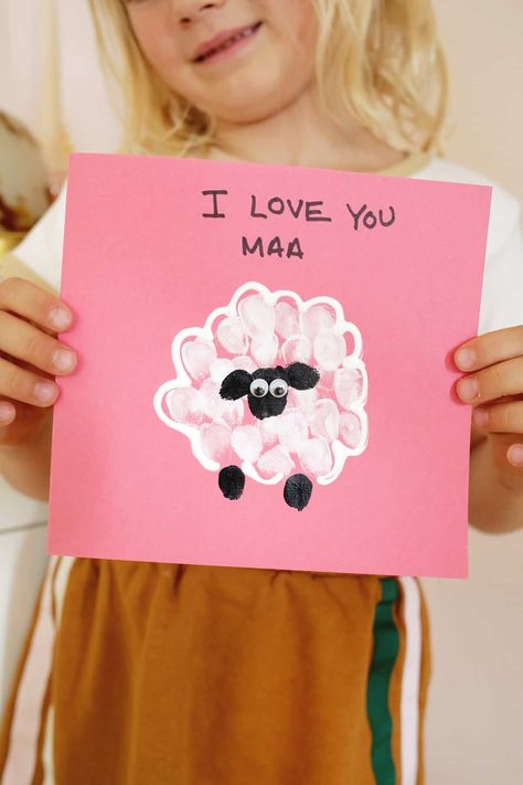 Fingerprint Sheep Craft (An Easy Mother's Day Card Idea!) - Childhood Magic Fingerprint Sheep, Sheep Craft, Art Gala, Sheep Face, Fingerprint Crafts, Sheep Cards, Godly Play, Sheep Crafts, Gala Ideas