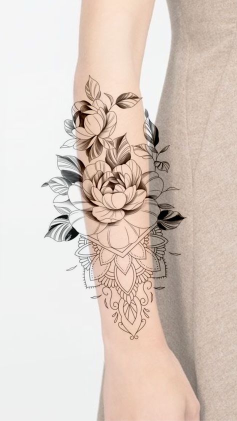 Floral Mandala Tattoo Leg, Floral And Geometric Tattoo Sleeve, Flowers Around Mandala Tattoo, Flowers And Geometry Tattoo, Floral With Geometric Pattern Tattoo, Floral Com Mandala, Floral Mandala Tattoo, Traditional Rose, Mandala Tattoos