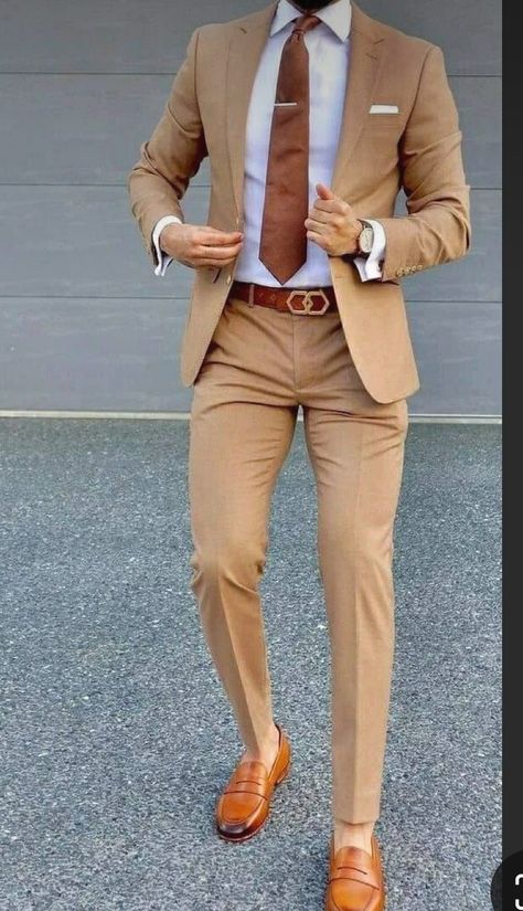 Brown Tuxedo, Terno Slim Fit, Mens Wedding Suits, Stylish Mens Suits, Suits Casual, Tan Suit, Pic Poses, Mens Fashion Blazer, Wedding Suits Groom