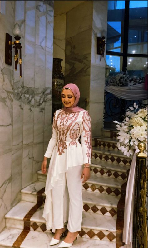 Soiree Pants Outfit Hijab, Engagment Outfit Hijab, Soiree Pants Outfit, Modest Jumpsuit Hijab, Hijab Jumpsuit Soiree, Hijab Jumpsuit Party, Soiree Blouses Hijab, Soiree Jumpsuits For Hijab, Jumpsuit Elegant Hijab