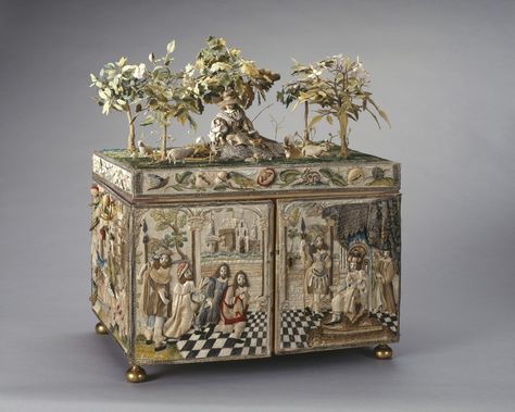 perfume caskets | so many leaves !! It doesn't get out very often and has to be seen ... Historical Embroidery, Stumpwork Embroidery, Stump Work, 3d Inspiration, Royal Collection Trust, Antique Samplers, The Royal Collection, Needlework Embroidery, Antique Boxes