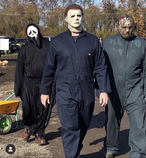 Scary Guy Halloween Costumes, Haunted House Scare Actors, Scary Halloween Costume Ideas Men, Funny Halloween Pics, Halloween Costumes Michael Myers, Iconic Slashers, Horror Movies Costumes, Horror Characters Costumes, Slasher Costume