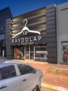 Alucobond Design Ideas, Modern Retail Store Design Exterior, Shop Elevation Design Modern, Shop Front Design Indian, Shop Exterior Design Modern, Shop Front Design Modern, Commercial Elevation, Modern Signage, Design Center Showroom